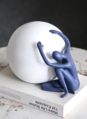 创意人物装艺术球摆人摆件酒-店抽象雕塑装抱饰品展台玄关软饰品