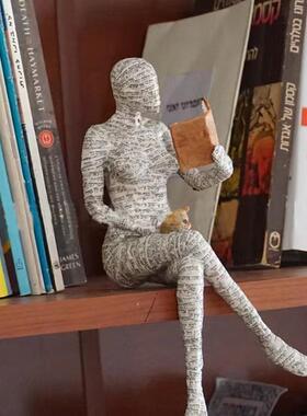 跨境新款 阅读女人读书摆件木乃伊装饰品树脂设计摆件家居创新