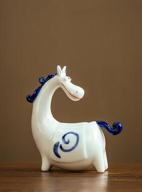 【我是一祇彪悍的马】十二生肖小白马到成功摆件桌面马年创意礼品