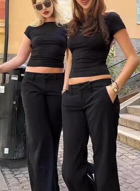 Low waisted suit with slightly flared pants for women,
