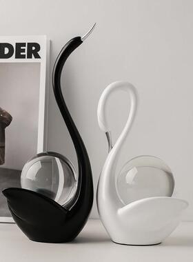 现代简约意情侣天鹅摆件创客厅柜电柜装酒饰品高档工艺礼品摆视饰