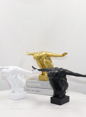 现代简约样板房客厅撑手面具跳水人北欧创意树脂运动人物雕塑摆件