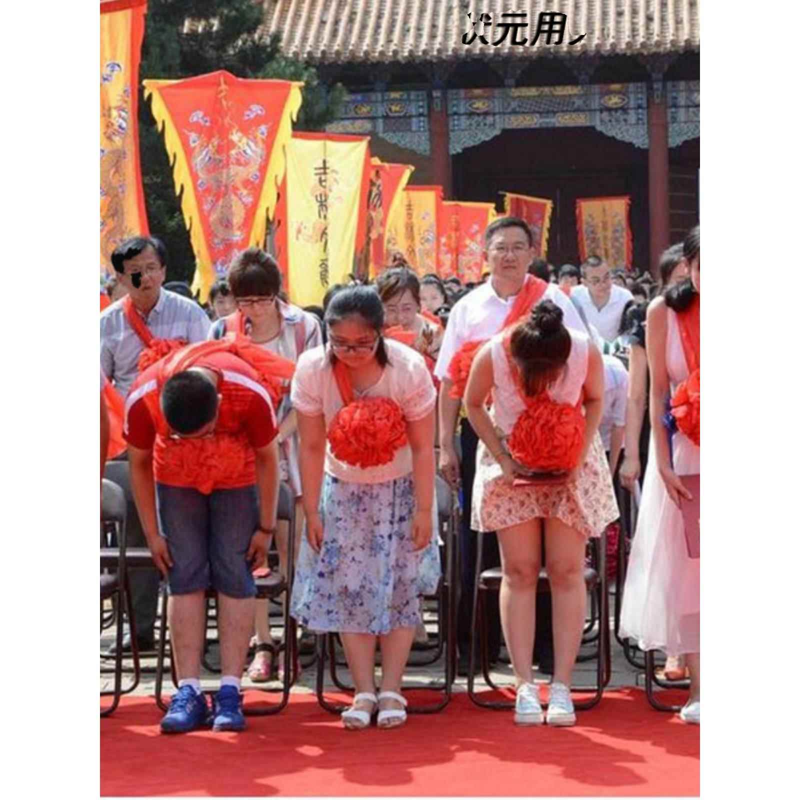 大红花婚礼新郎牵引新娘颁奖表彰绣球花球结婚绣球胸花参军光荣花