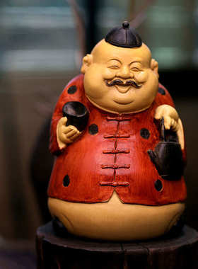 高端中式地主摆件客厅财神爷雕塑仿木雕茶几博古架装饰品桌面摆设