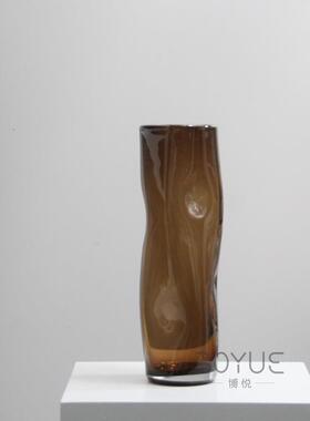 简约北欧不规则曲面褶皱几何棕色琉璃花瓶样板间酒店鲜花插花摆件