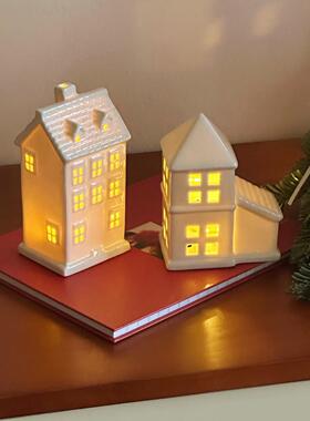 北欧圣诞陶瓷带灯窗户小房子氛围感高级感圣诞节装饰品桌面摆件