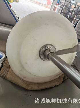 全自动肉丸速变频斩拌机 自动出料豆豉切碎设备 蟹棒加工斩肉机