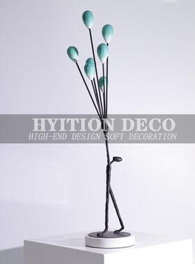 欧现代样意板房北家居客厅玄关QOC电视创气球人柜物雕塑摆件软装