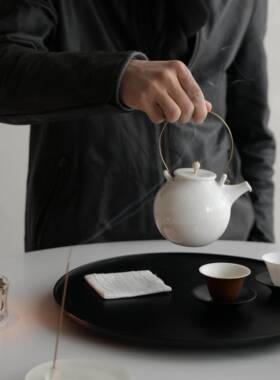 VAST无垠器皿 | 线香插现代风手工玻璃家用室内香托香立摆件