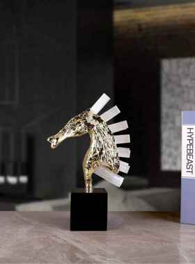 轻奢创意金属马头摆件北欧风格样板间客厅卧室软装饰品