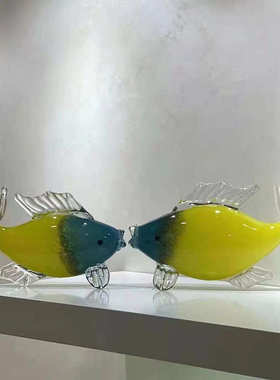 琉璃玻璃亲嘴鱼客厅摆件家居餐桌现代软装玄关酒柜电视柜红鲤鱼