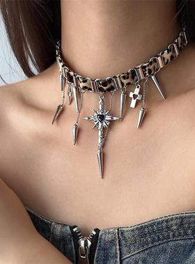 辣妹风豹纹铆钉十字架项圈女choker脖子配饰项炼高级感颈炼锁骨炼