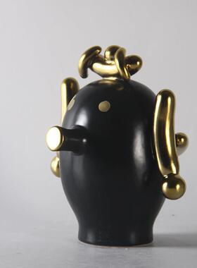 现代极简轻奢创意陶瓷猪摆件客厅卧室样板间儿童房卡通风软装饰品