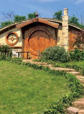 户外霍比特小屋网红打卡拍照装置幼儿园农场木屋背景墙装饰品摆件