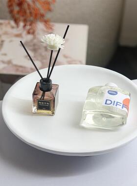 现代极简水果盘北欧创意三脚托盘客厅软装饰品展厅样板房收纳摆件