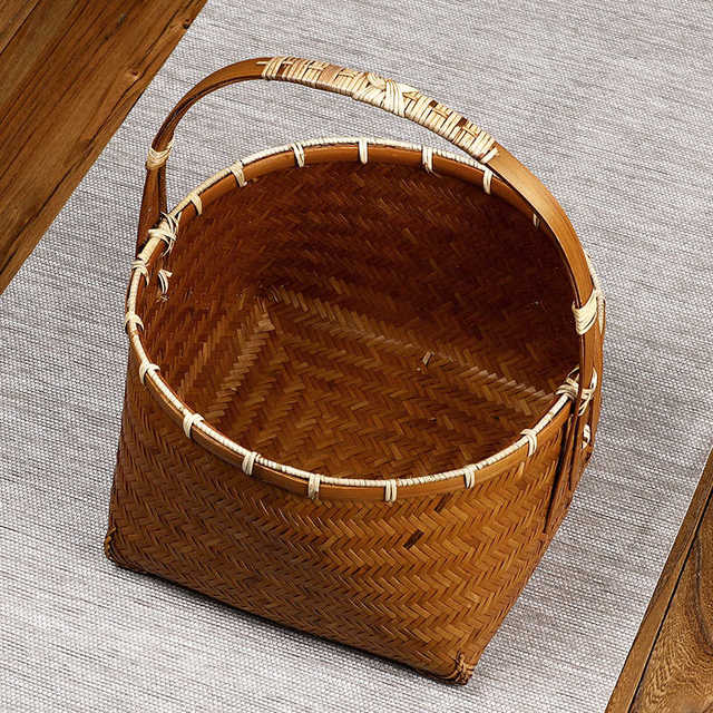 Handmade bamboo weaving handbag basket Chinese retro tea set storage basket Snack fruit basket Old bamboo basket