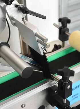 汽车大灯氯化镁干燥剂贴标机氯化钙干燥剂贴双面胶干燥剂贴胶机