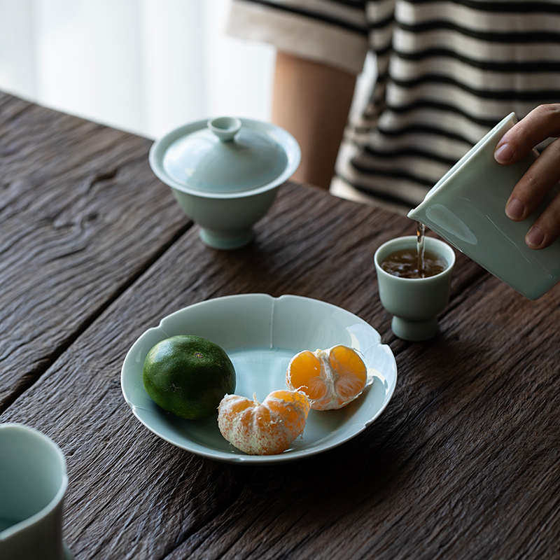 仿古青瓷釉湖田窑口雕刻壶承杯托手工花瓣纹图案壶干泡台茶道配件,淘宝优惠券,粉丝福利购,淘宝优惠卷