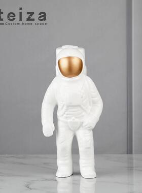 Oteiza现代简约创意宇航员树脂摆件酒店会所售楼处样板房装饰品