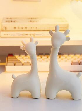 简约鹿摆件一对情侣入户玄关客厅装饰品桌面电视柜高级感结婚礼物