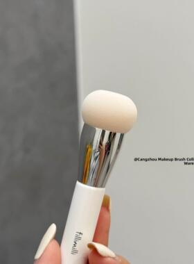 蘑菇头遮瑕刷巨牛！新品韩国fillimilli双头带盖海绵头遮痘印腮红