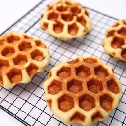 Electric square honeycomb waffle maker waffle oven non-stick pan waffle maker commercial large grid crepe scone machine