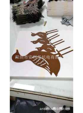 直销新款新款金属花园装饰铁艺鸭鸡一家亲草地园林装饰品创意镂空