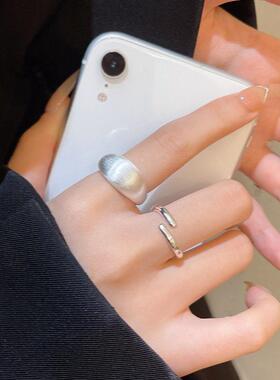 轻奢小众银色拉丝素圈戒指女开口可调节食指戒哑光设计感指环