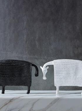 现代间无北欧饰尚创意黑白盔甲马时趣味动物树脂摆件家居样板软装