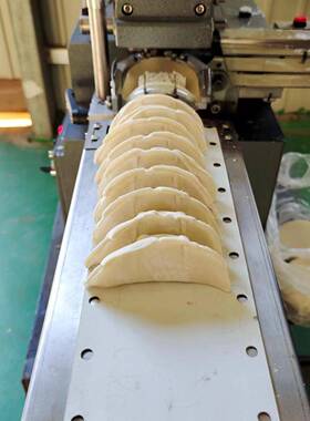 小型日式煎饺机半自动蒸饺机锅贴机咖喱饺子成型机厂家