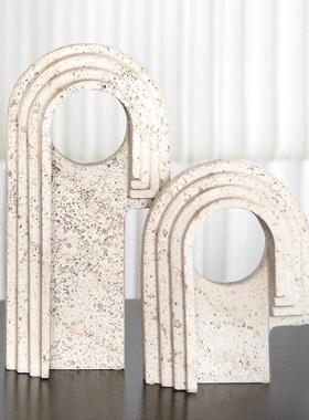 酒柜摆件客厅2025新款抽象侘寂几何不规则门洞现代样板间客厅玄关