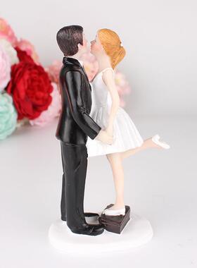 新郎新娘蛋糕人偶装饰品 站箱亲吻 树脂摆件 蛋糕顶装饰