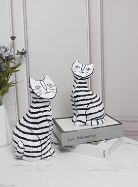 简约现代创意树脂黑白条纹猫雕塑酒店客厅玄关电视柜茶几摆件