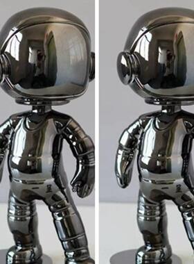 现代轻奢电镀镜面太空装人摆件板间售楼处室内镜面太空客厅艺术桌