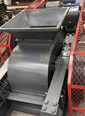 大小型建筑垃圾对辊式破碎机双齿辊河卵石制砂机瓜米石打沙机