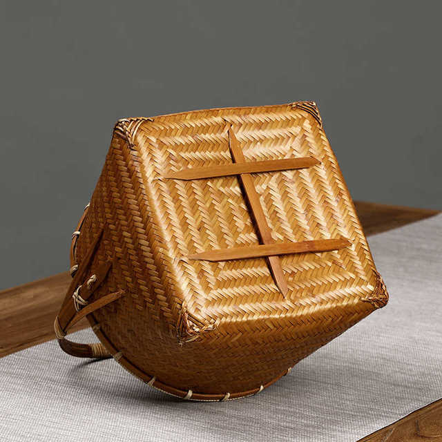 Handmade bamboo weaving handbag basket Chinese retro tea set storage basket Snack fruit basket Old bamboo basket