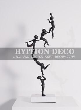 简约现代北欧杂技小孩人物雕塑摆件客厅抽象创意电视酒柜家居饰品