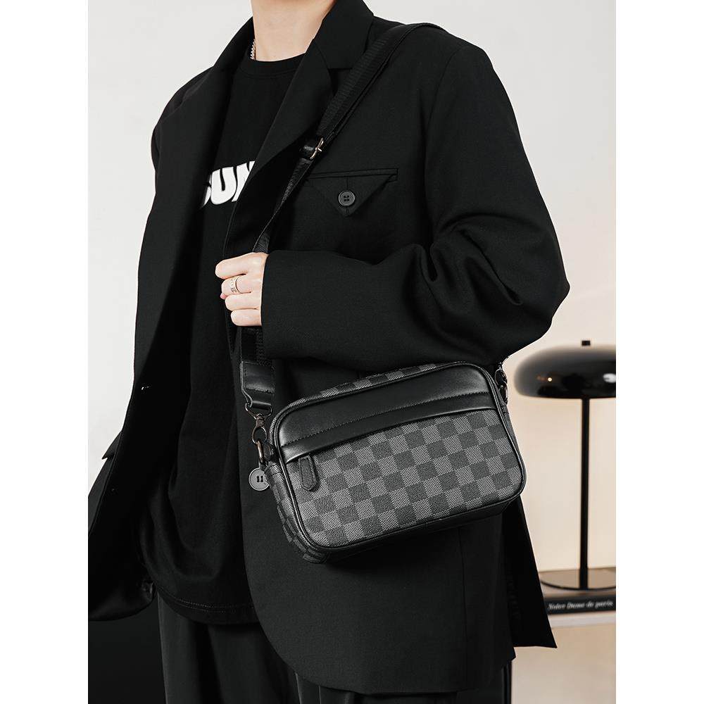 新款潮流潮牌男士休闲格子单肩包韩版皮质斜挎包时尚小方包小背包,淘宝优惠券,粉丝福利购,淘宝优惠卷