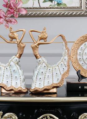 欧式酒柜装饰品摆件客厅电视柜玄关装饰酒柜装饰品舞女套装