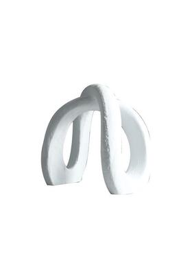 现代简约创意白色缠绕树脂摆件售楼处样板房客厅桌面软装饰品