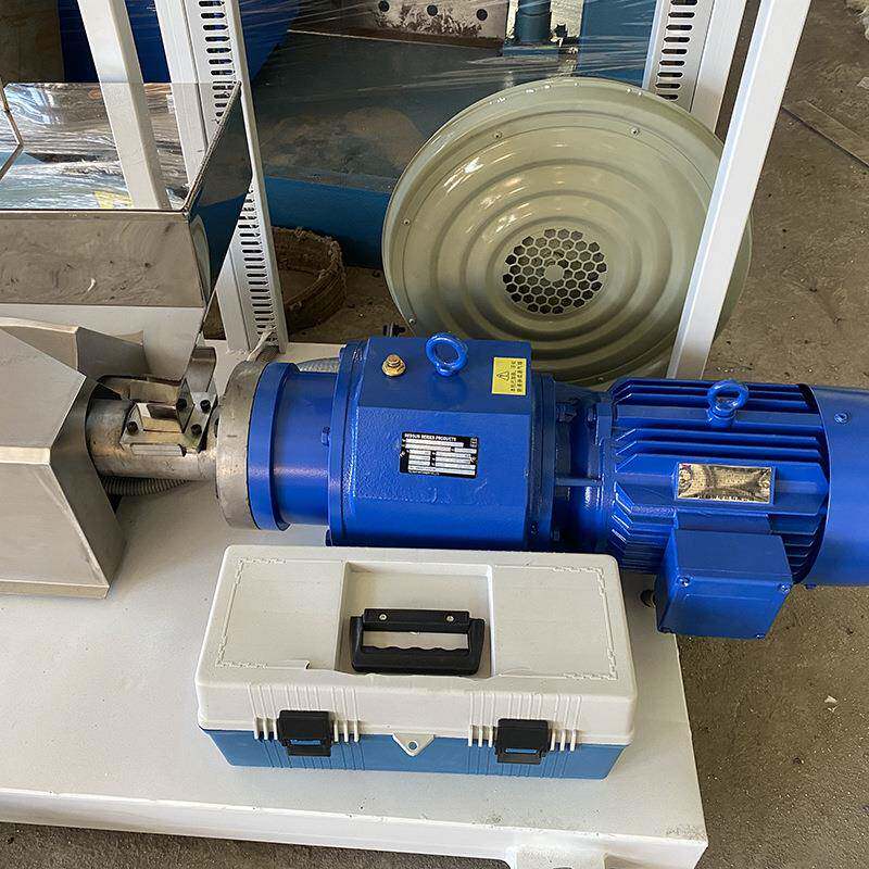 Tonglei Machinery Manufacturer sells laboratory film blowing machine, plastic film blowing machine, small film blowing experimental machine
