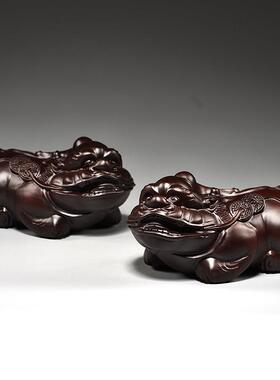 乌木雕花皮绣饰品，一副家居客厅入口店装修开业的新型家居礼品工