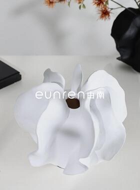 中古创白色花瓣艺术花居器民样板间售楼处AMQ餐厅家干宿花意花瓶