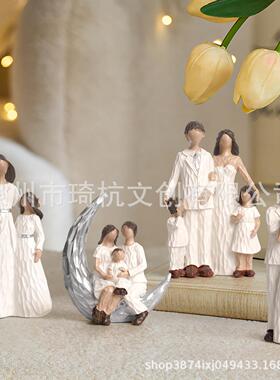 新品热销亲情系列办公室玄关家摆件仿木刻母女拿玫瑰树脂摆件