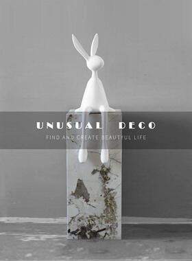 极简现代北欧白色蓝色兔子雕塑台摆件酒店大厅玄关样板间落地饰品