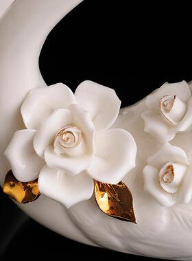 高档式陶瓷天鹅摆意件现代创家居客厅柜电视柜酒装饰品闺蜜结婚礼