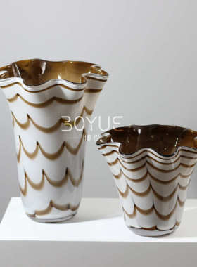 现代简约棕色波浪纹花瓣口琉璃花瓶民宿样板间客餐厅玄关花艺摆件