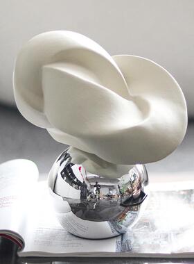 现代创意抽象扭转摆件样板间书房客厅酒店民宿设计师艺术软装饰品