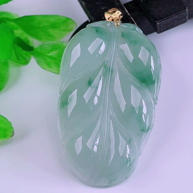 Burmese natural jade genuine 18k gold buckle ice seed floating green flower flashing golden branch jade leaf jade pendant 11.02g