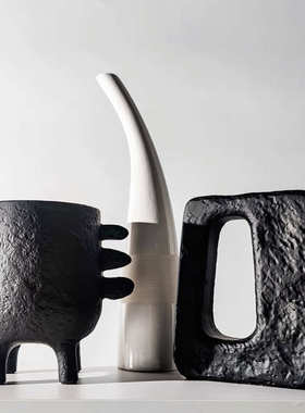 简约现代轻奢创意软装饰品家居样板房间玄关柜仿古青铜工艺品摆件